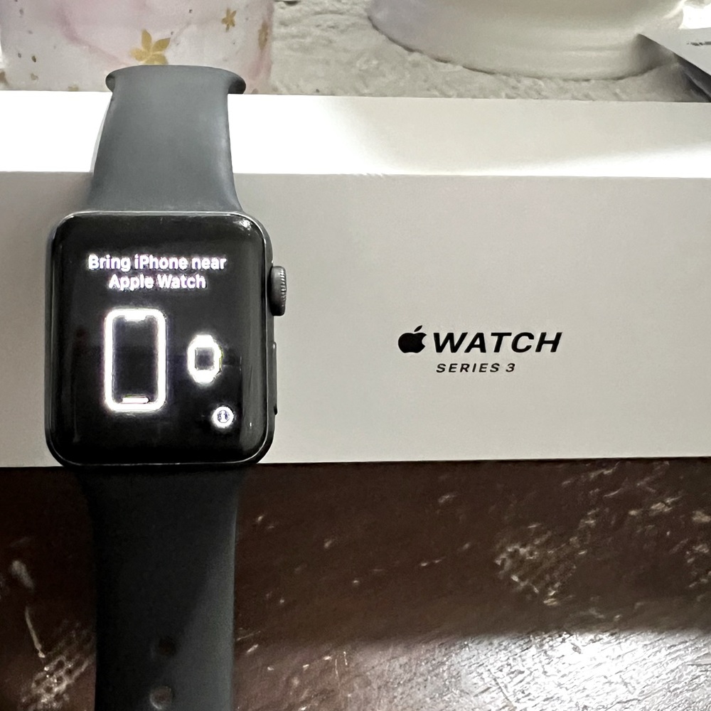 Apple Watch Series 3 GPS Space Gray 38mm Black Sports Band Used good condition.